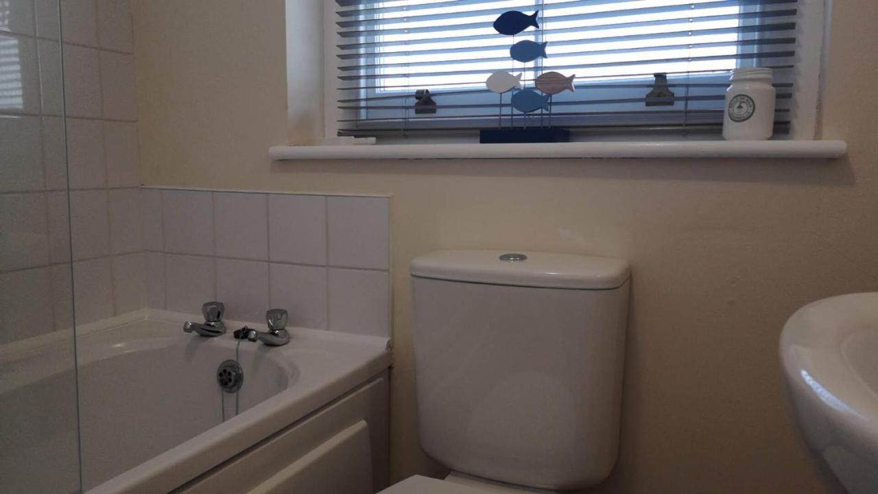 Coastal Escape Deal - 2 Bedroom House -Short Lets & Serviced Accommodation Extérieur photo