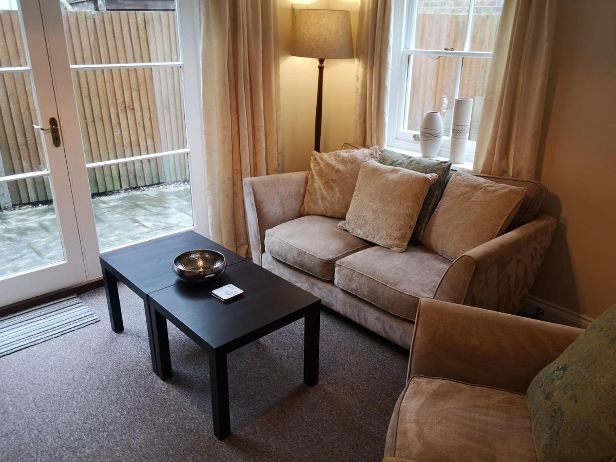 Coastal Escape Deal - 2 Bedroom House -Short Lets & Serviced Accommodation Extérieur photo